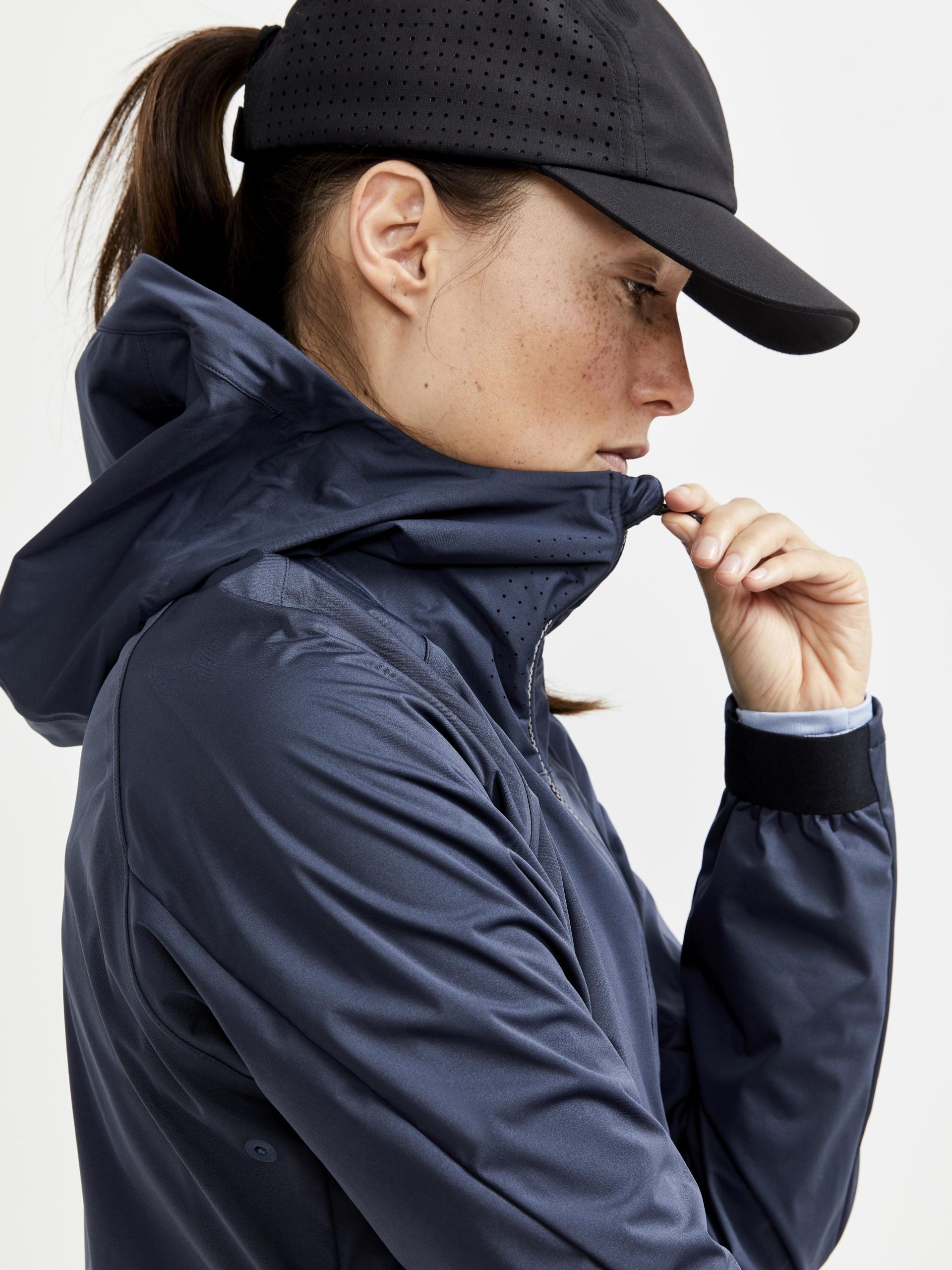Women's Pro Hydro Running Jacket 2 - MULTI/BLUES - Image 21