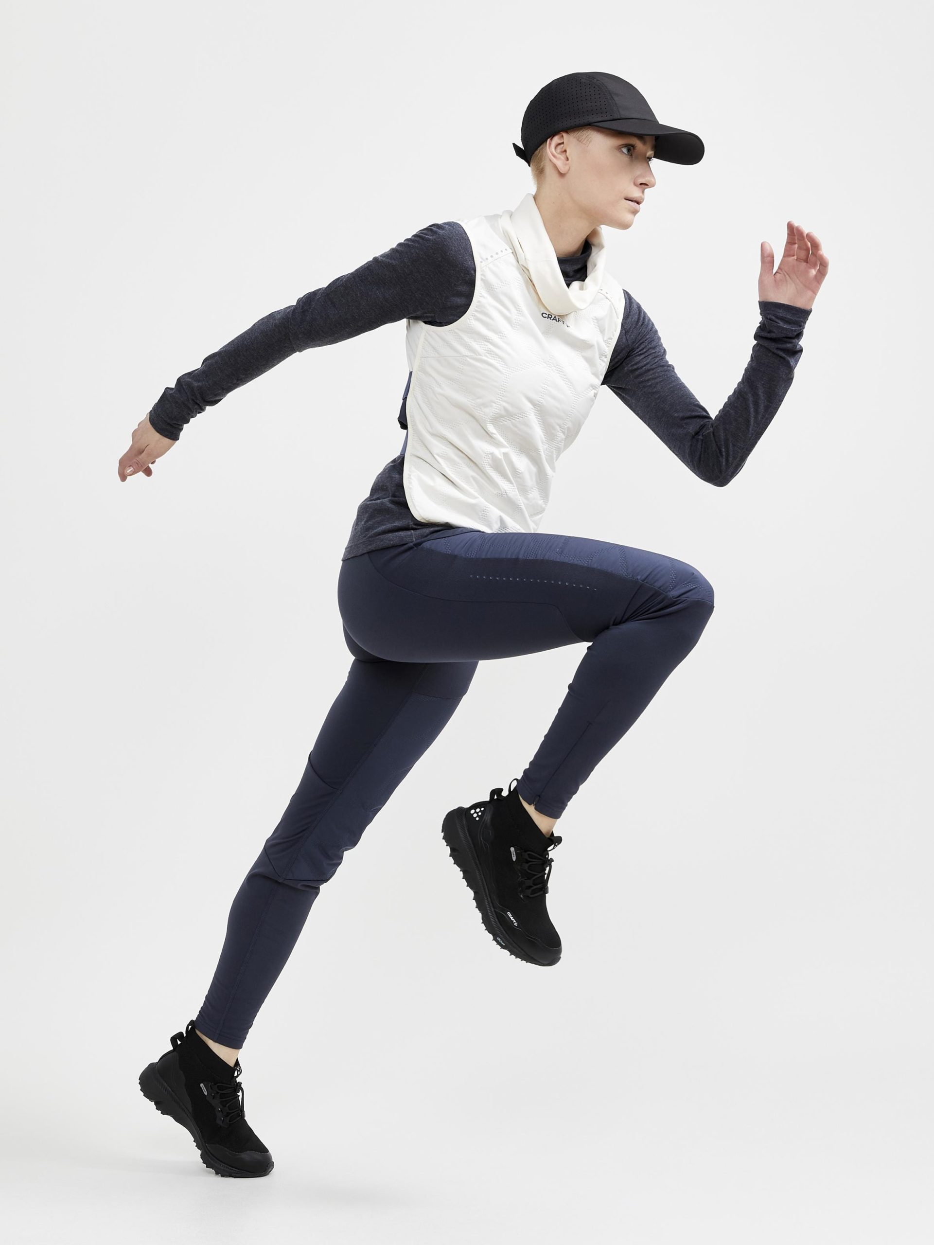 Women's ADV SubZ Running Vest 2 - WHISPER - Image 5