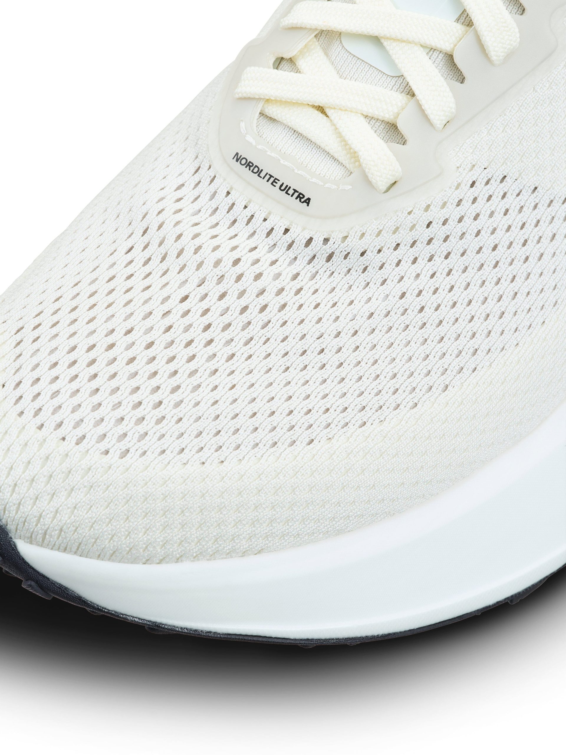 Women's Nordlite Ultra Gravel Running Shoe - Ash White/Black - Image 3