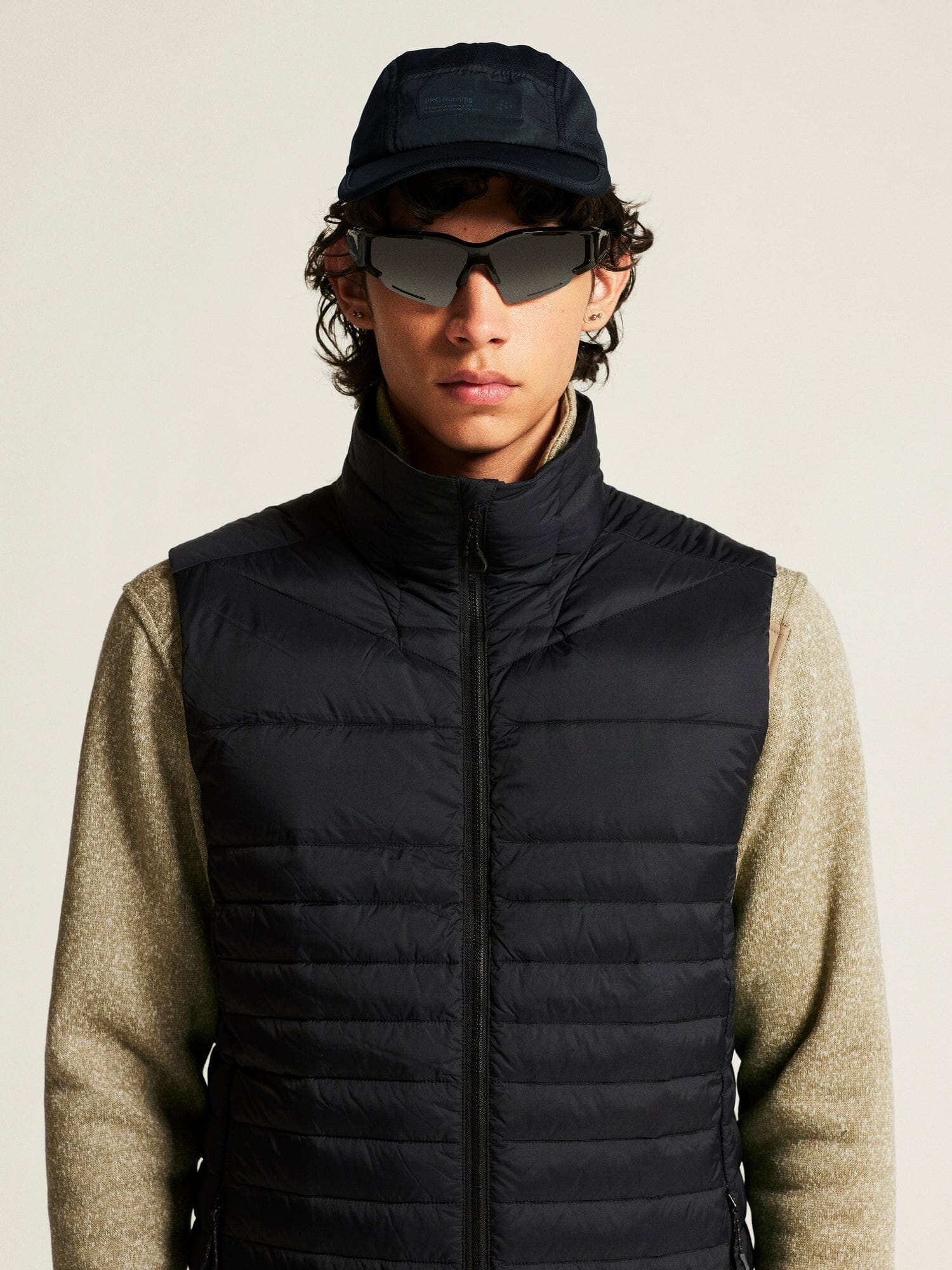 Men's ADV Explore Light Down Vest - Black - Image 3