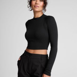 Contours Mock Neck Cropped Top