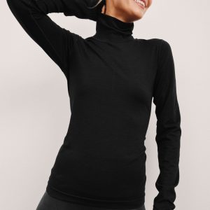 LuxeKnit Merino Wool Turtleneck