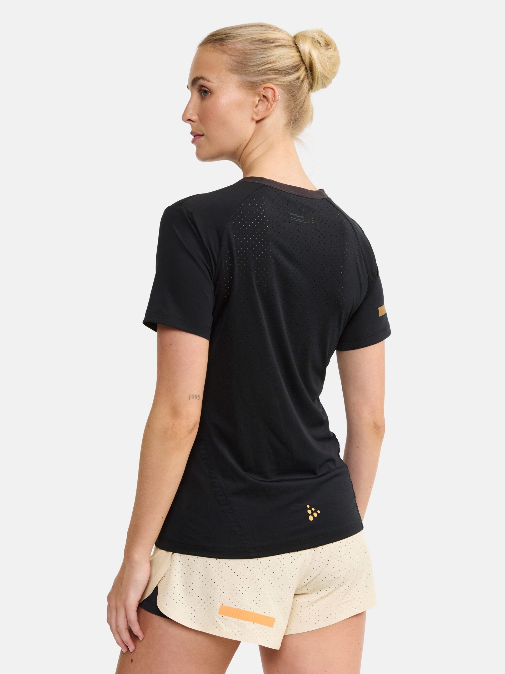 Women's Pro Hypervent Running Tee 2.0 - Black - Image 26